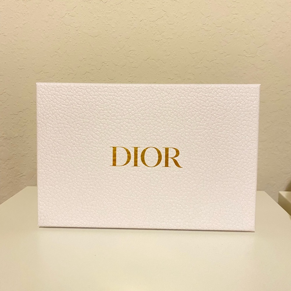 Small Dior gift box with ribbon 🎀 and Dior envelope